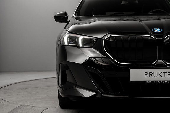 BMW i5 11 of 30
