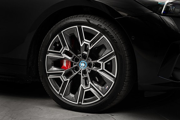 BMW i5 8 of 30