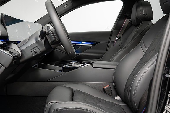 BMW i5 17 of 30