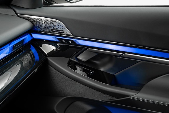 BMW i5 14 of 30