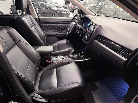 Mitsubishi Outlander 18 of 30