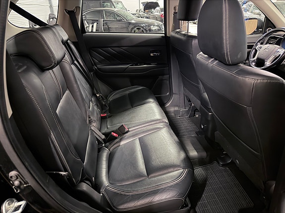 Mitsubishi Outlander 19 of 30
