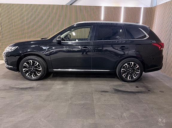 Mitsubishi Outlander 8 of 30