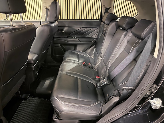 Mitsubishi Outlander 17 of 30