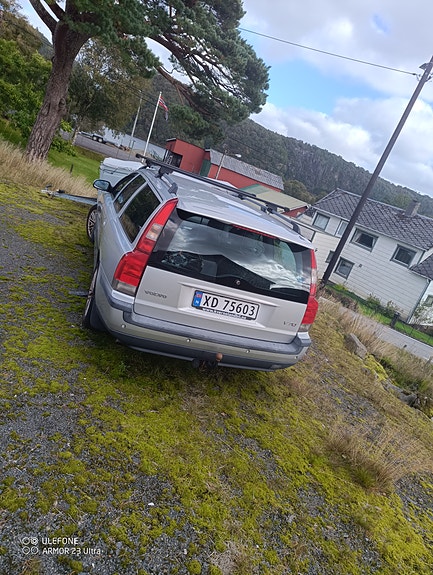 Volvo V70 3 of 9