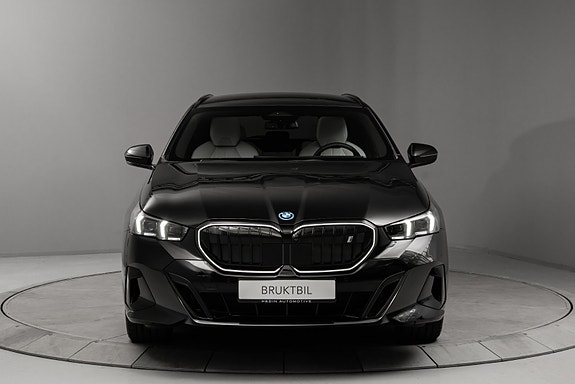 BMW i5 7 of 30