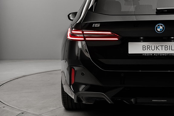 BMW i5 8 of 30