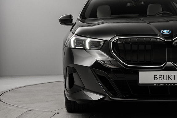 BMW i5 10 of 30