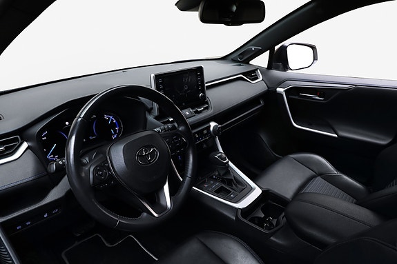 Toyota RAV4 10 of 24