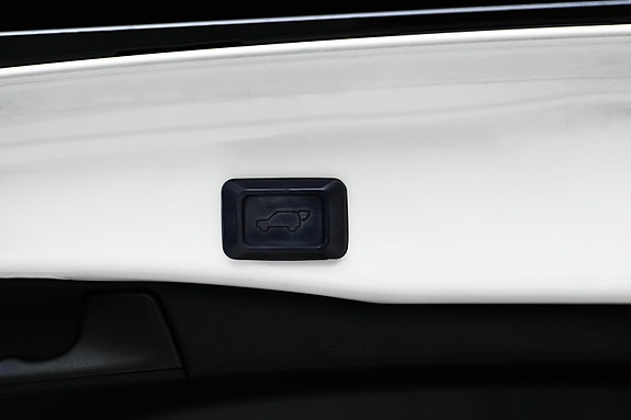 Toyota RAV4 8 of 24