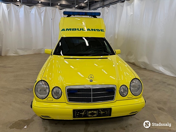 Mercedes-Benz - 2 of 10