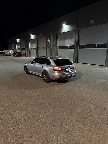 Audi A4 4 of 17
