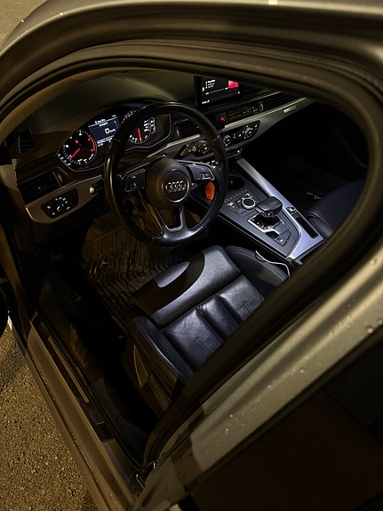Audi A4 9 of 17