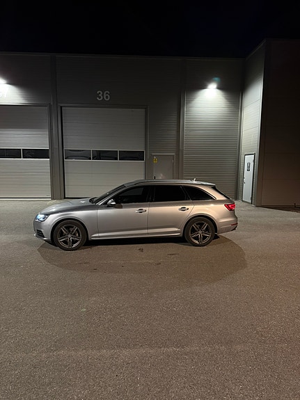 Audi A4 3 of 17