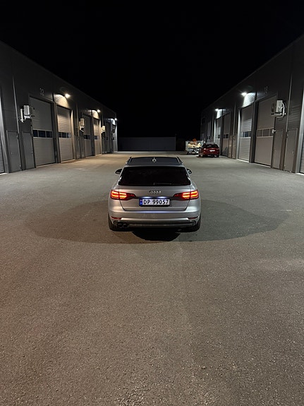 Audi A4 5 of 17