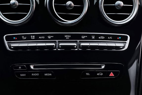 Mercedes-Benz C350 e 22 of 25