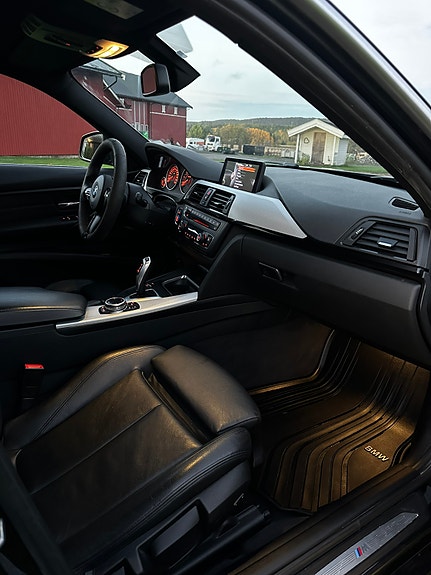BMW 316i 12 of 15