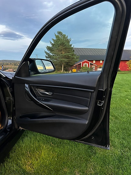 BMW 316i 13 of 15