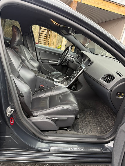 Volvo V60 20 of 28