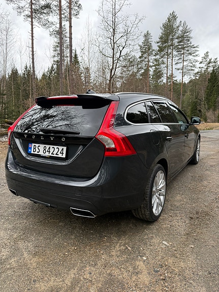 Volvo V60 7 of 28