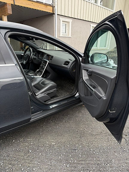Volvo V60 21 of 28