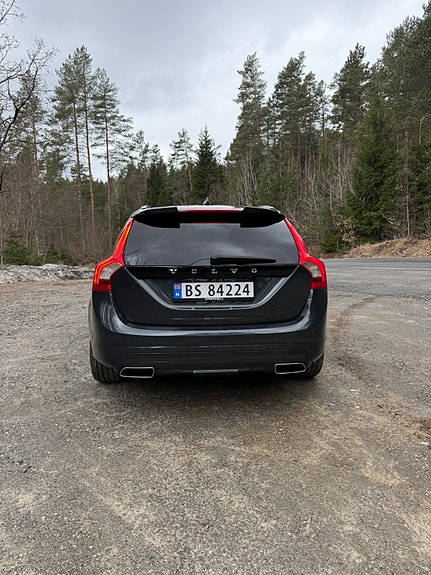 Volvo V60 8 of 28