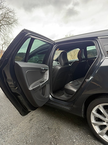 Volvo V60 26 of 28