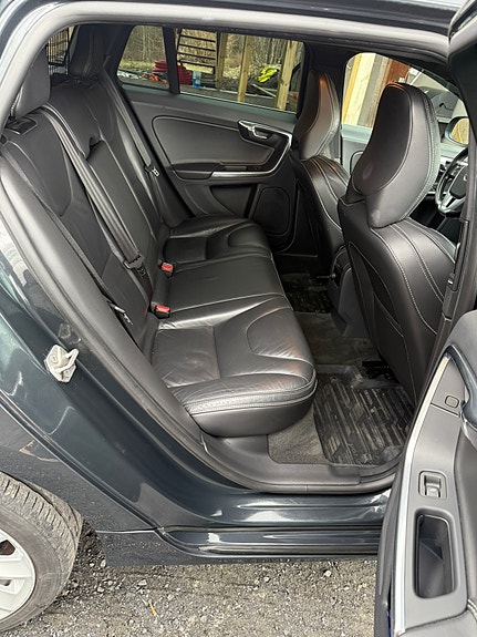 Volvo V60 22 of 28