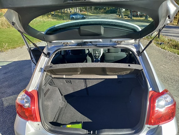 Toyota Auris 4 of 9