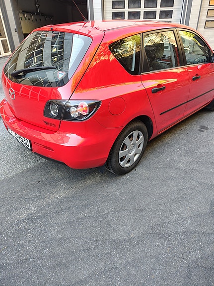 Mazda 3 4 of 6