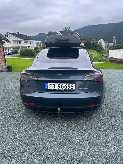 Tesla Model 3 8 of 18