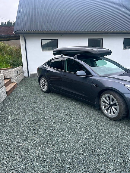 Tesla Model 3 5 of 18