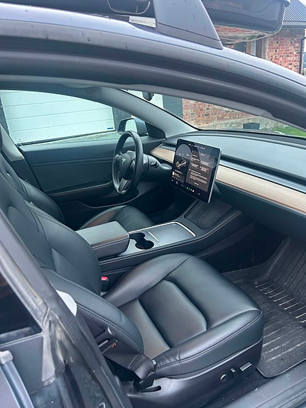 Tesla Model 3 14 of 18