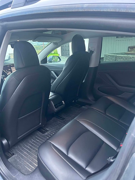 Tesla Model 3 17 of 18