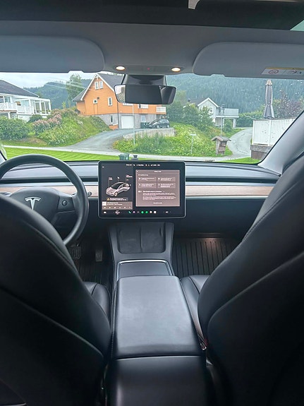Tesla Model 3 13 of 18