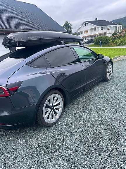 Tesla Model 3 10 of 18