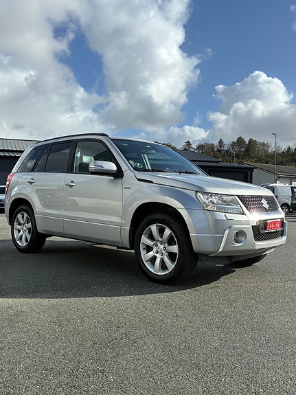 Suzuki Grand Vitara 3 of 14