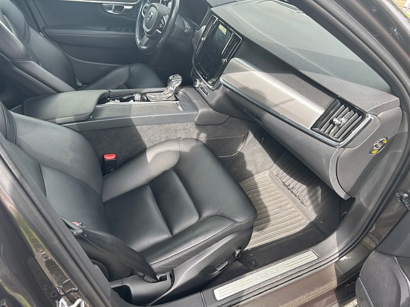 Volvo V90 16 of 30