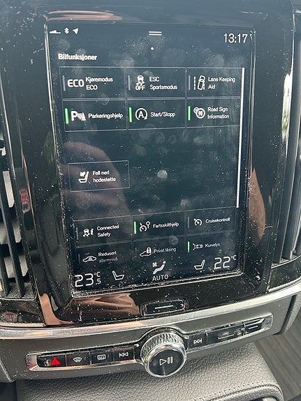 Volvo V90 26 of 30