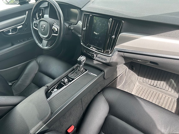 Volvo V90 13 of 30