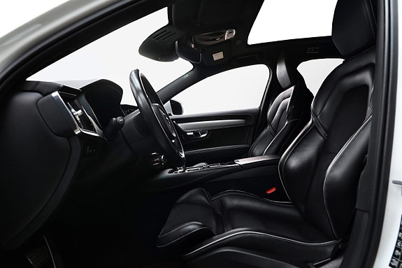 Volvo V90 13 of 30