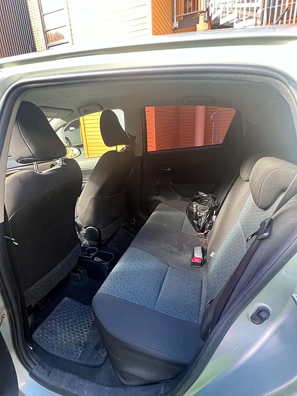 Toyota Yaris 7 of 7