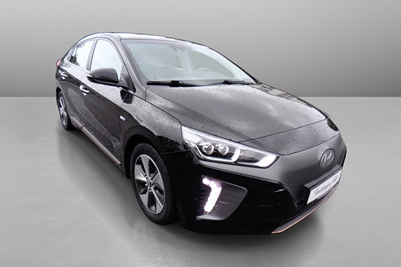Hyundai IONIQ 8 of 30