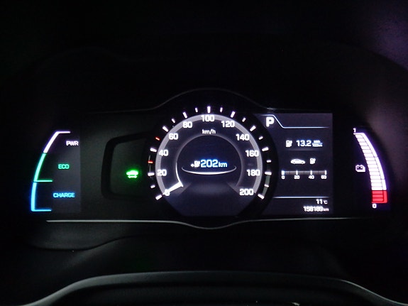 Hyundai IONIQ 24 of 30