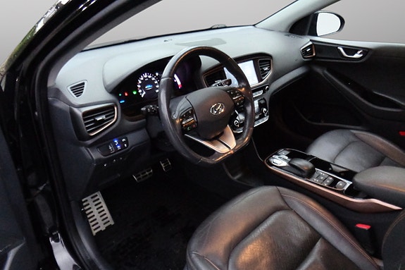Hyundai IONIQ 11 of 30