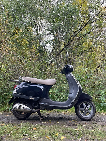 Vespa LX 50 5 of 7