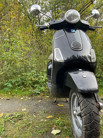 Vespa LX 50 4 of 7