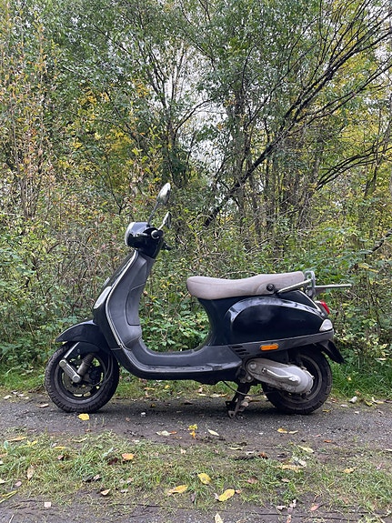 Vespa LX 50 3 of 7