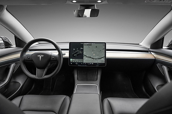 Tesla Model 3 14 of 20