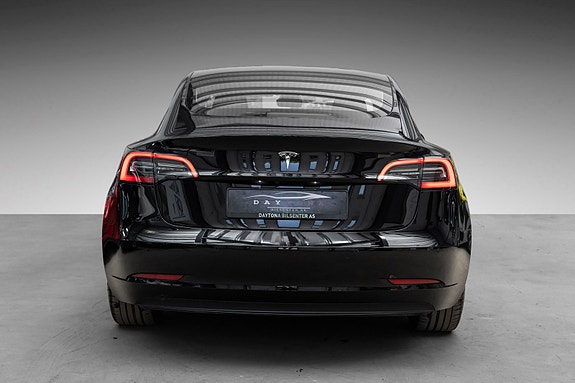 Tesla Model 3 6 of 20